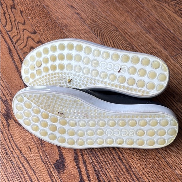 Ecco Men’s Black and White Slip-On Loafers with Woven Texture. Size 40. - Picture 6 of 7